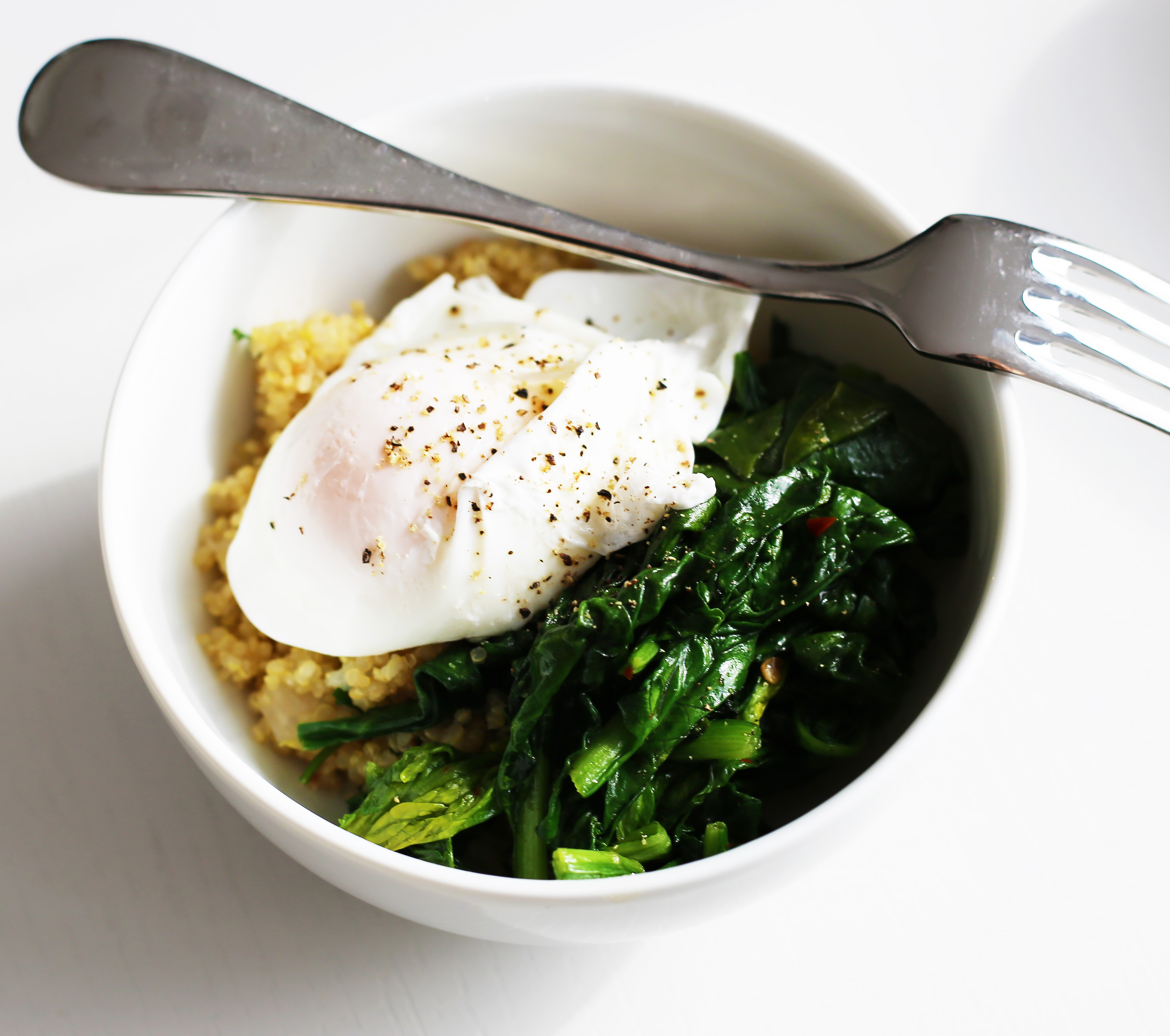 poached-egg-quinoa-spinach-1